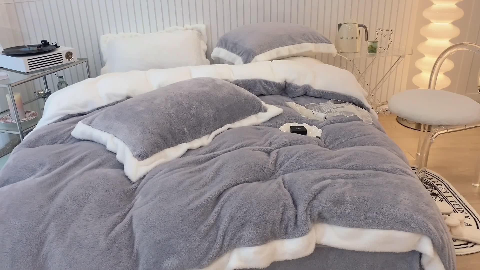 91家纺网 家纺一手货源 找家纺 昔可家纺 2021新款泰迪绒马卡龙色四件套 气质灰