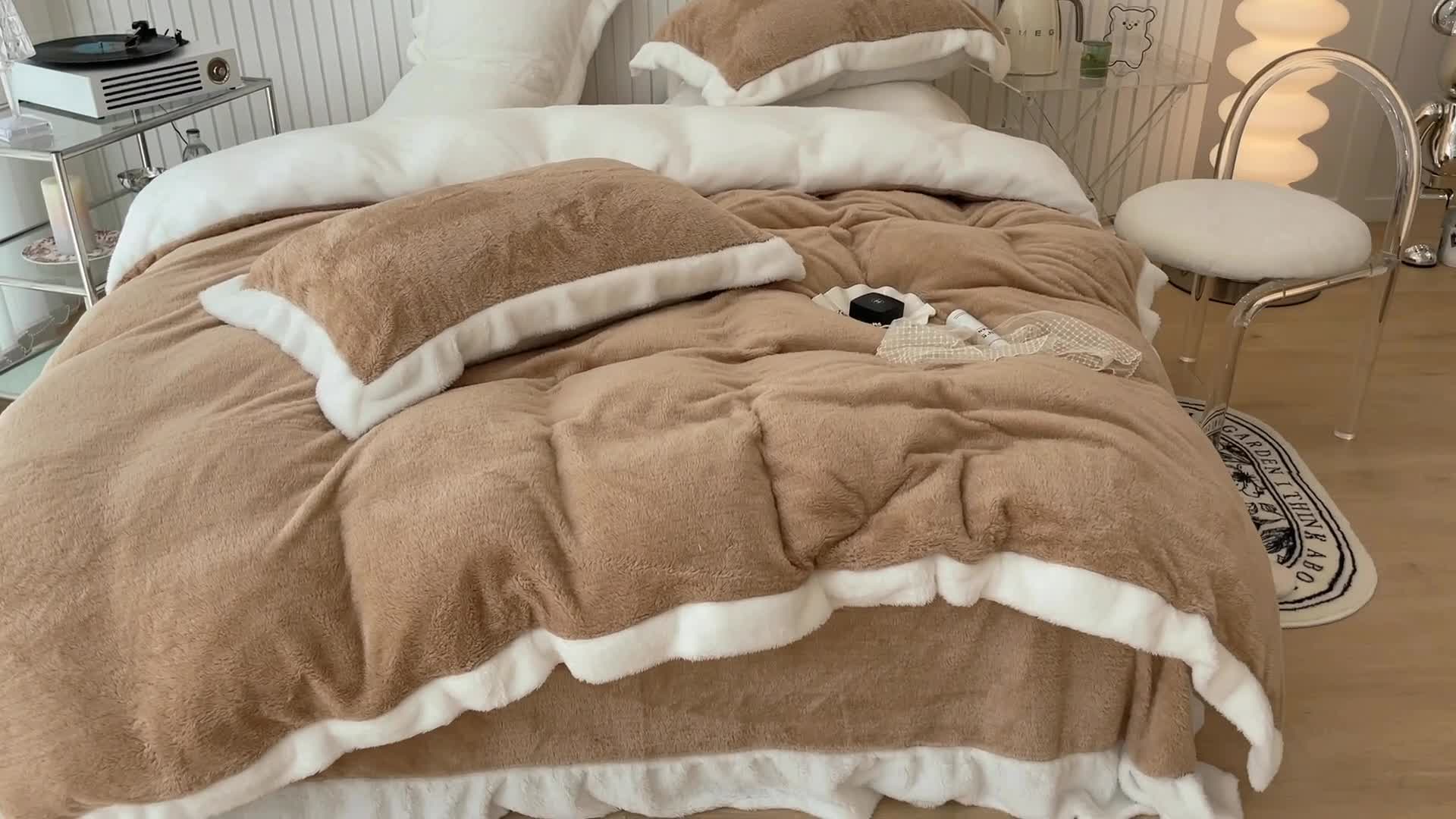 91家纺网 家纺一手货源 找家纺 昔可家纺 2021新款泰迪绒马卡龙色四件套 沙茶驼