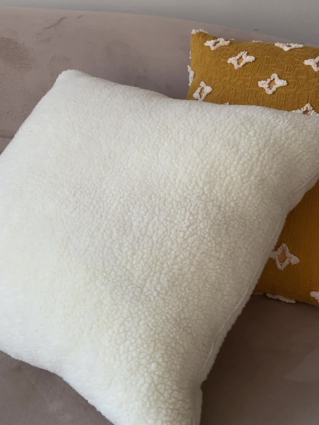 91家纺网 家纺一手货源 找家纺 （总）美茉家居 2021新款雪尼尔羊羔绒混搭抱枕