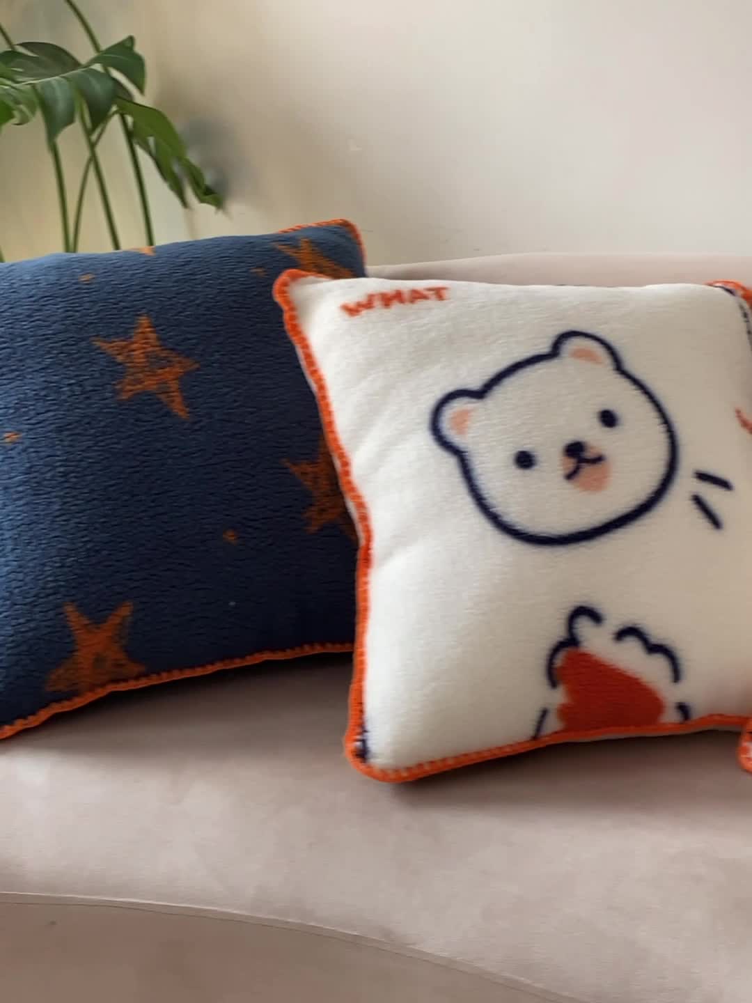 91家纺网 家纺一手货源 找家纺 （总）美茉家居 2021新款羊羔绒印花抱枕