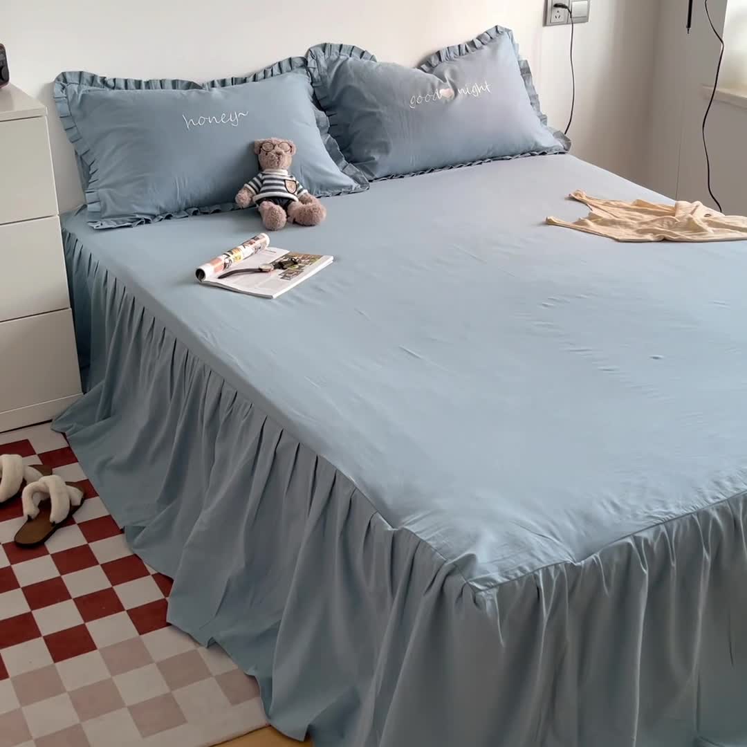 91家纺网 家纺一手货源 找家纺 六巷胡同 2022春夏新品ins风水洗棉单品床裙三件套 ins冰蓝