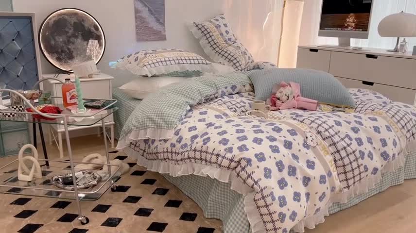 91家纺网 家纺一手货源 找家纺 昔可家纺 2022新款13372全棉百褶花边四件套 蓝花猫猫