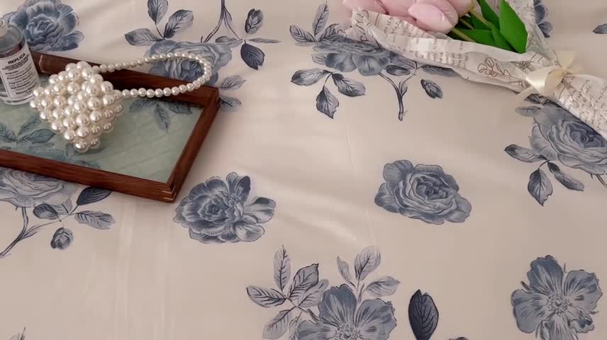 91家纺网 家纺一手货源 找家纺 昔可家纺 2022新款13372全棉普通款花花系列四件套 蓝色复古花