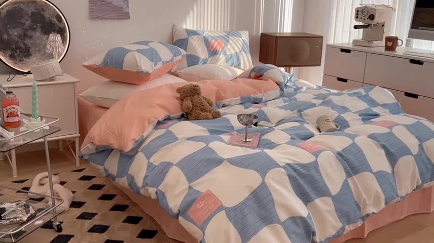 91家纺网 家纺一手货源 找家纺 昔可家纺 2022新款13372全棉普通款异形棋盘格四件套 异形棋盘蓝