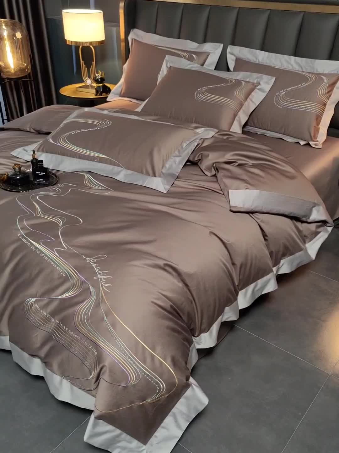 91家纺网 家纺一手货源 找家纺 瑞驰家纺 长绒棉绣花四件套-锦瑟 金属咖