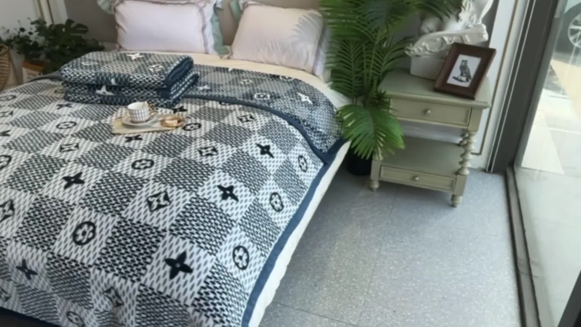 91家纺网 家纺一手货源 找家纺 （总）缔缦家纺 2022新型AB版复合毛毯