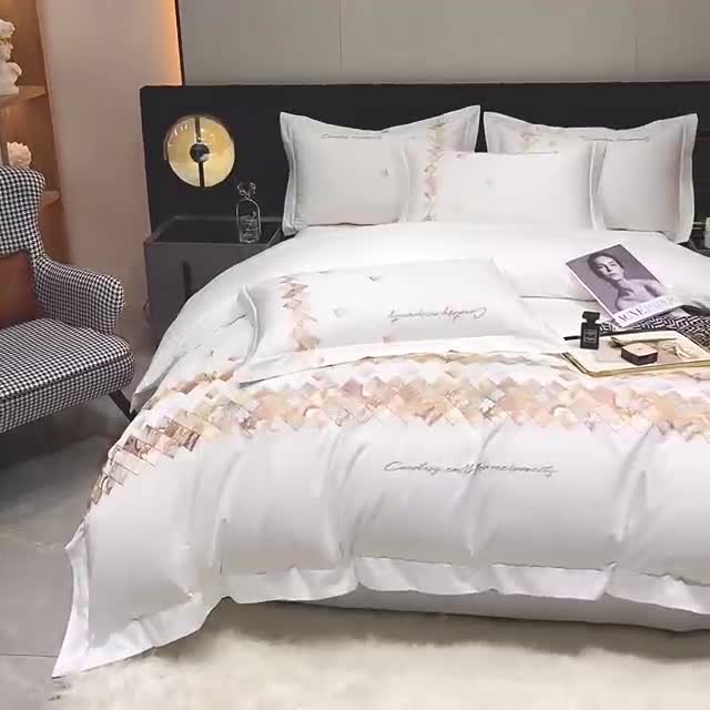 91家纺网 家纺一手货源 找家纺 魅都 100阿克苏长绒棉刺绣轻奢风四件套 铂金爱马 椰奶白