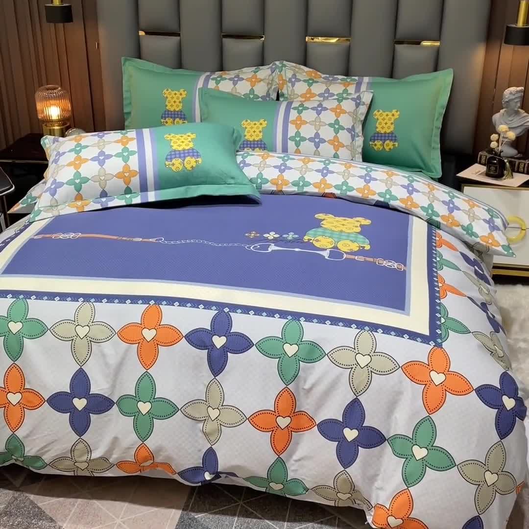 91家纺网 家纺一手货源 找家纺 金爱家 2023新款全棉13372简约条格四件套 绅士熊-绿