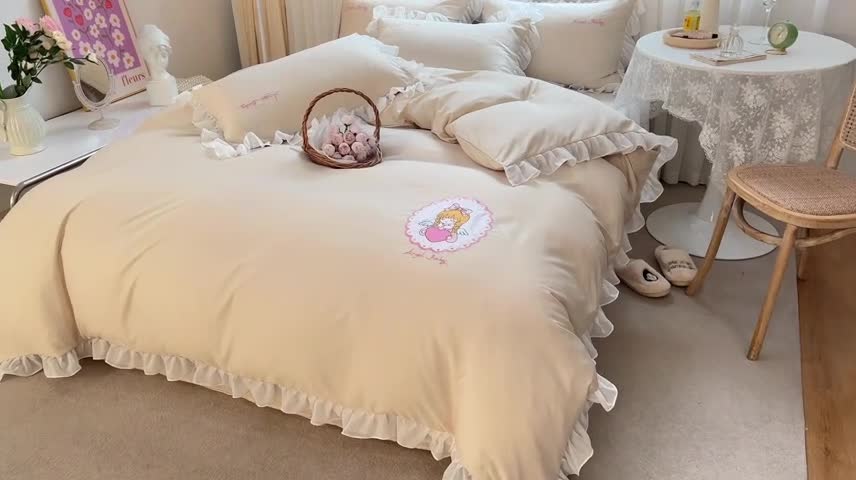 91家纺网 家纺一手货源 找家纺 沐慕 22新款水洗真丝刺绣花边四件套 天使女孩-玉白