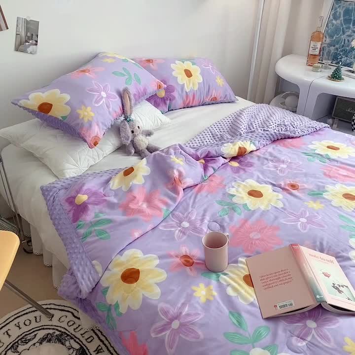 91家纺网 家纺一手货源 找家纺 星期八 2022新款豆豆夏被包边款 紫色花