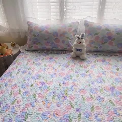 91家纺网 家纺一手货源 找家纺 简宜家居2022新款纯棉夹棉单品床盖 粉蓝