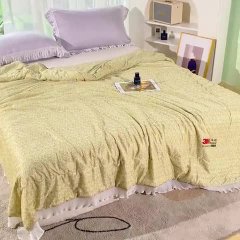 91家纺网 家纺一手货源 找家纺 丽卡家纺 2023新款凉感丝小香风大豆夏被 小香风-元气黄