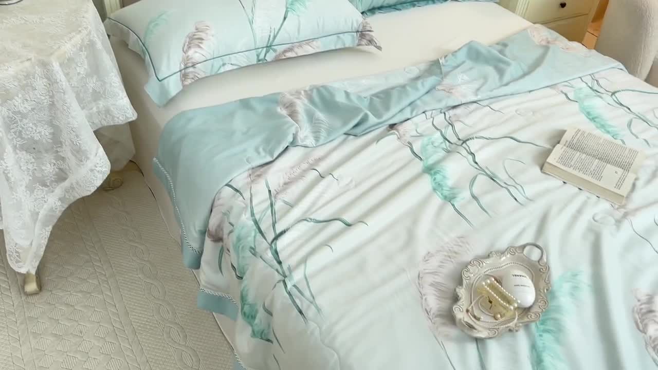 91家纺网 家纺一手货源 找家纺 棉生活家纺 2022新款莫代尔天丝夏被甘棠灰绿