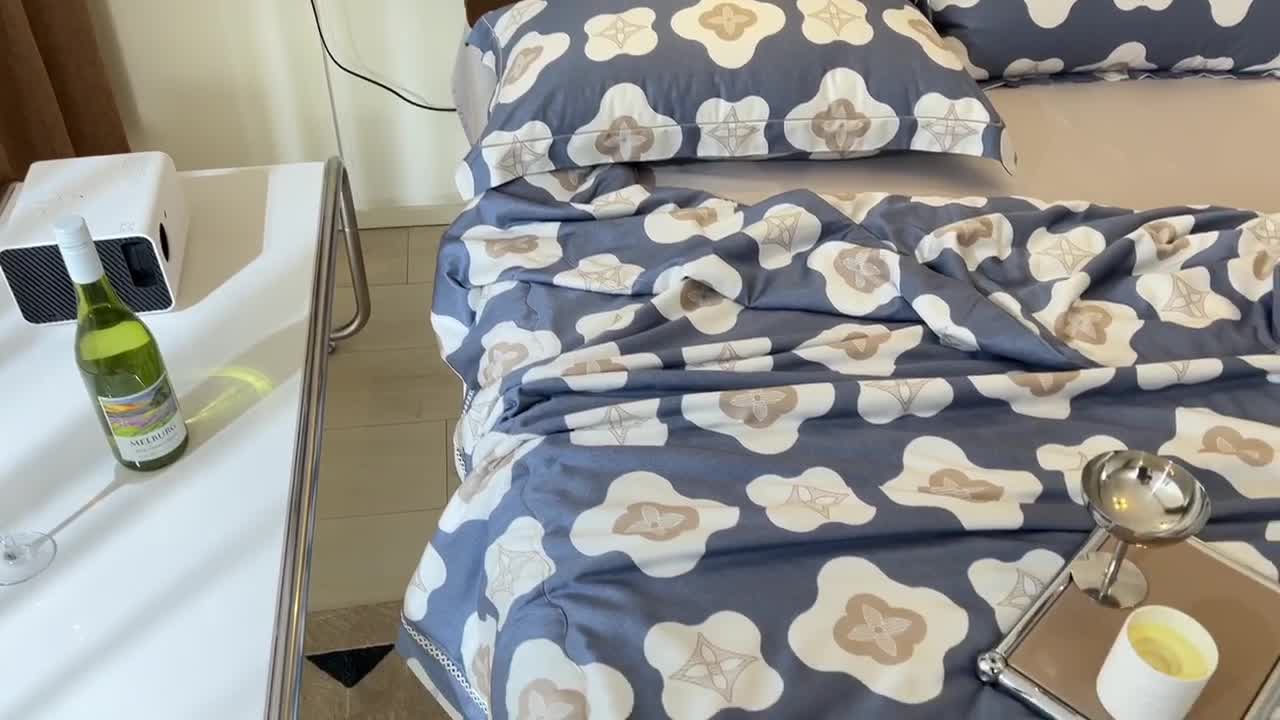 91家纺网 家纺一手货源 找家纺 棉生活家纺 2022新款莫代尔天丝夏被莫尔蓝