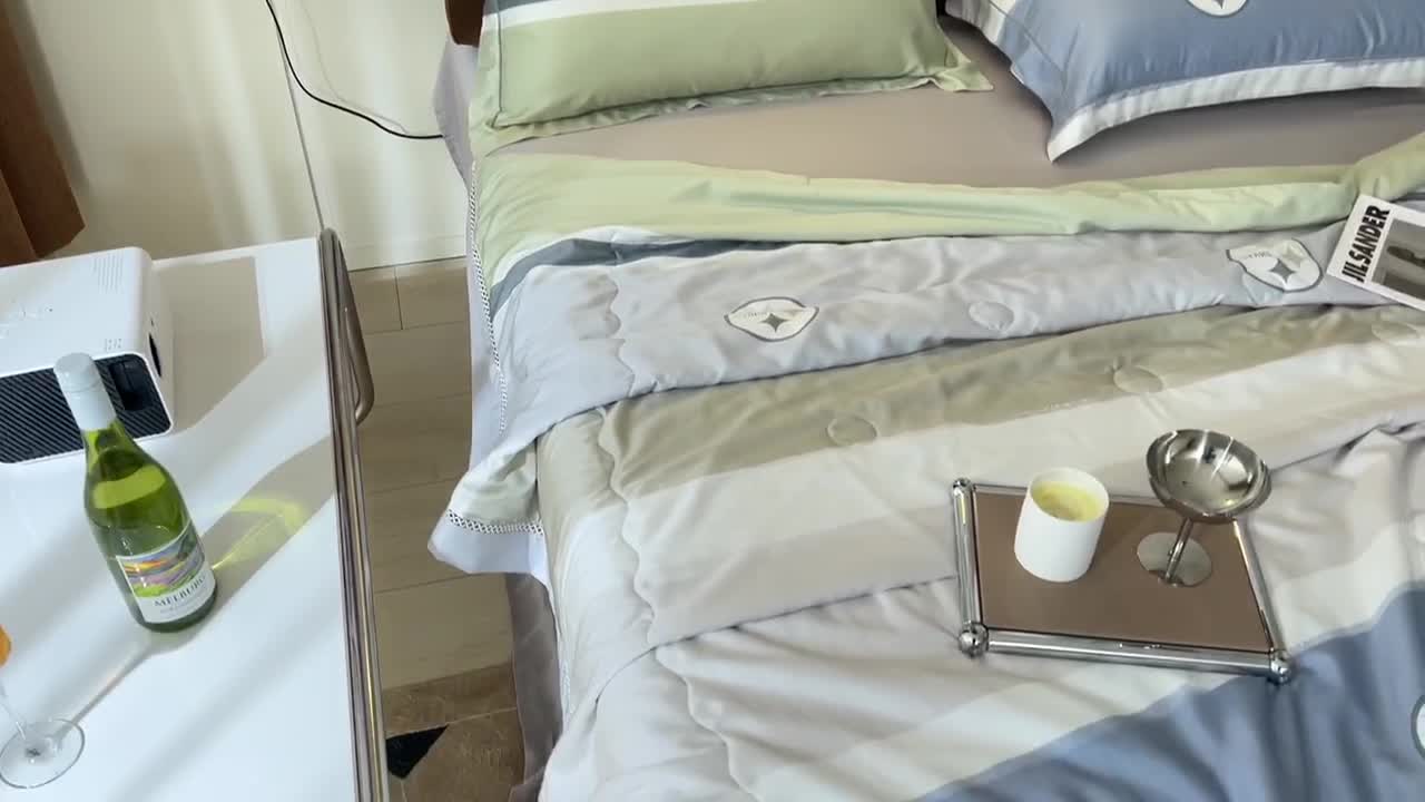 91家纺网 家纺一手货源 找家纺 棉生活家纺 2022新款莫代尔天丝夏被星痕绿