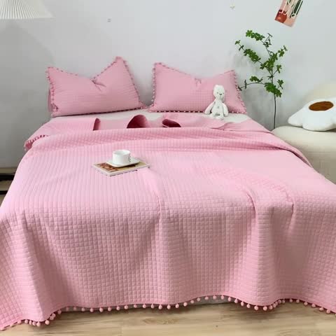 91家纺网 家纺一手货源 找家纺 乐卧 2026新款球球边水洗棉夏凉被-乐趣 软桃粉