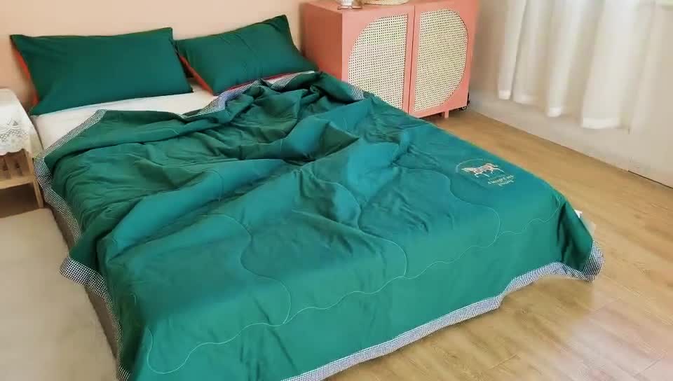 91家纺网 家纺一手货源 找家纺 vip被业 2022新款千鸟格水洗棉夏被 青山黛