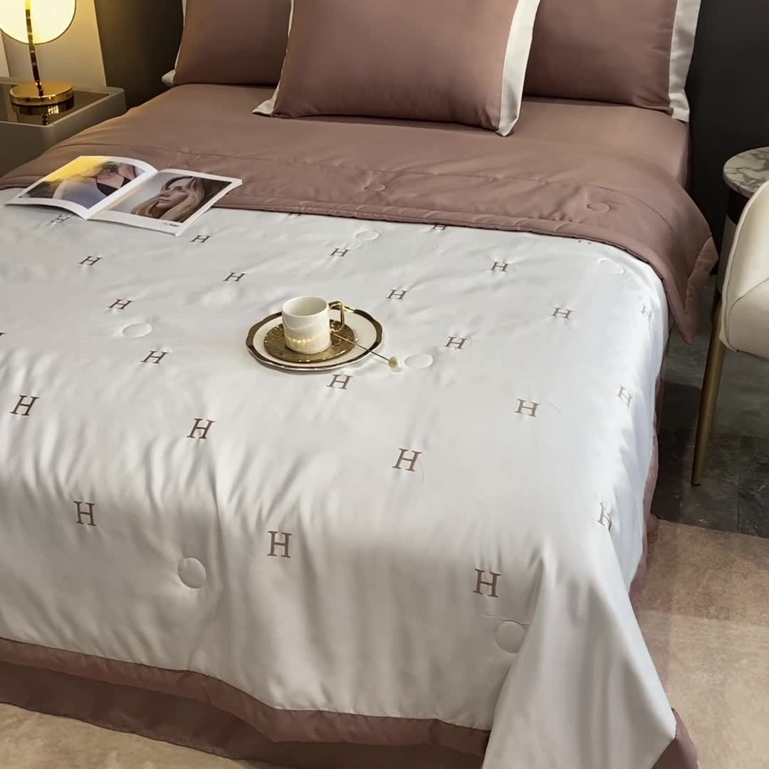 91家纺网 家纺一手货源 找家纺 优悦生活馆 2022新款冰丝夏被四件套 H-白卡其