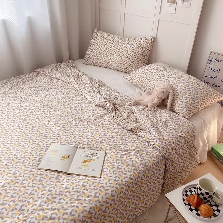 91家纺网 家纺一手货源 找家纺 星期八 2022新款卡通针织棉夏被 小橘子