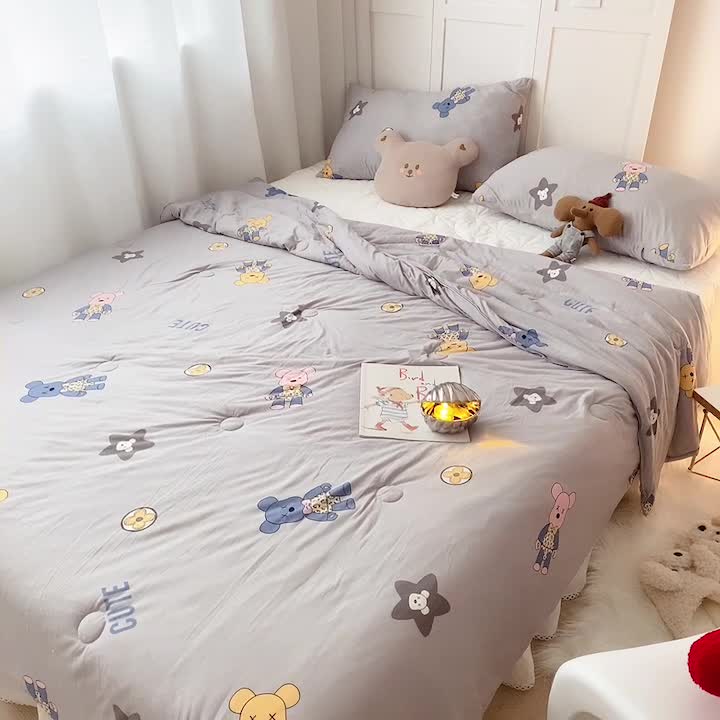 91家纺网 家纺一手货源 找家纺 星期八 2022新款卡通针织棉夏被 暴力熊