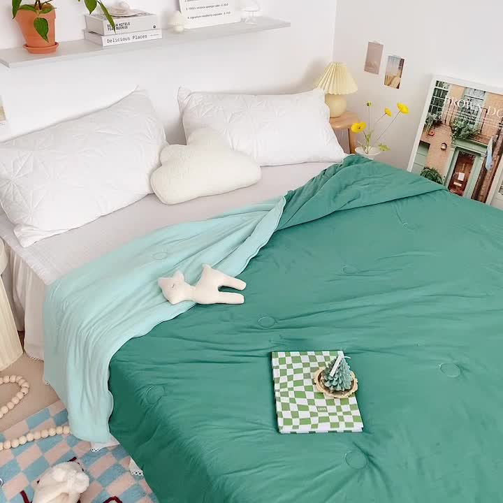 91家纺网 家纺一手货源 找家纺 星期八 2022新款马卡龙针织棉大豆夏被 深绿浅绿