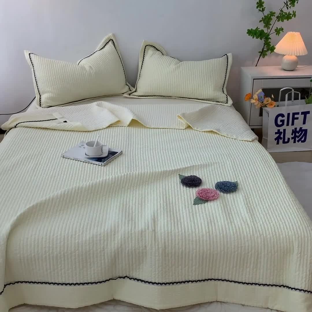 91家纺网 家纺一手货源 找家纺 乐卧2026雅韵蕾丝花边手工花卉夏被四件套有花版黄油色有花版