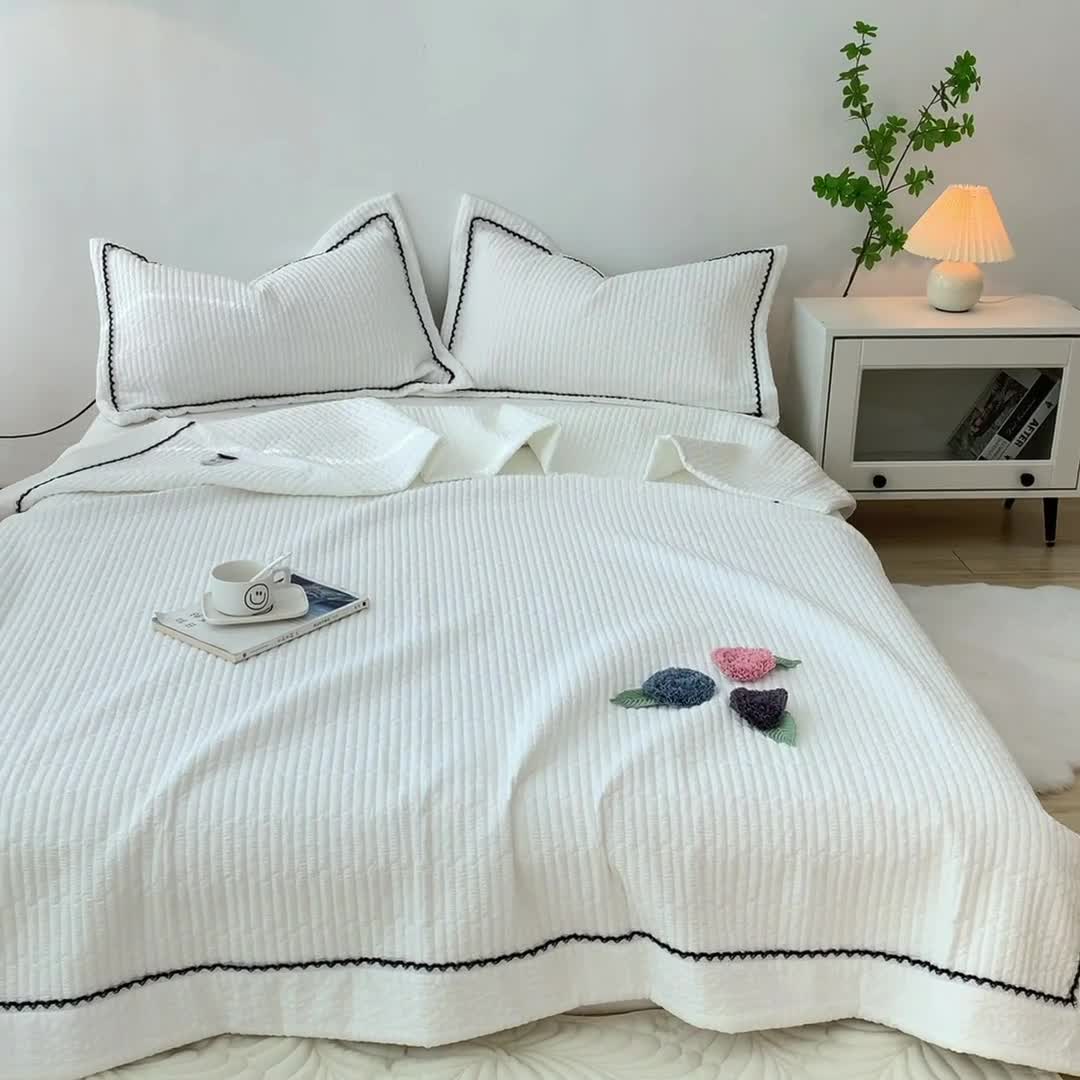 91家纺网 家纺一手货源 找家纺 乐卧2026雅韵蕾丝花边手工花卉夏被四件套有花版甜白色有花版