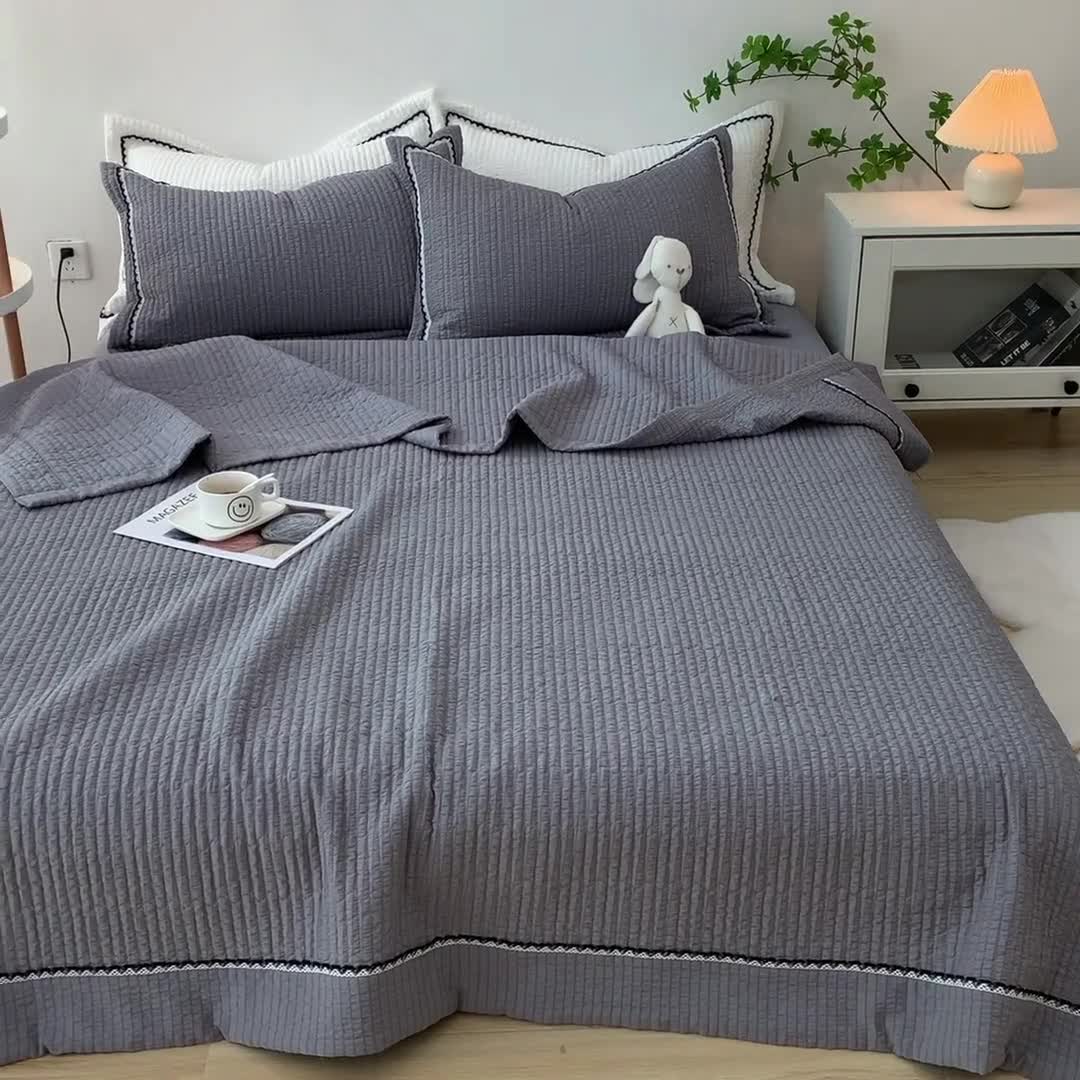 91家纺网 家纺一手货源 找家纺 乐卧2026雅韵蕾丝花边手工花卉夏被四件套简版 麦芽灰-简版