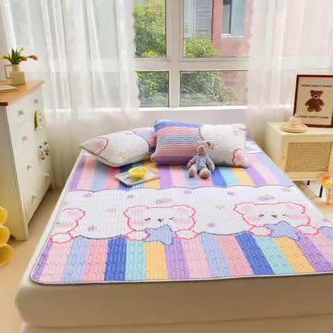 91家纺网 家纺一手货源 找家纺 寐居 2022新款乳胶凉席水洗棉夏被三件套四件套 彩虹熊