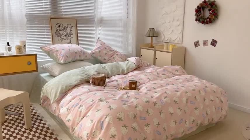 91家纺网 家纺一手货源 找家纺 昔可2022新款印花全棉四件套跑量款 甜心白草莓