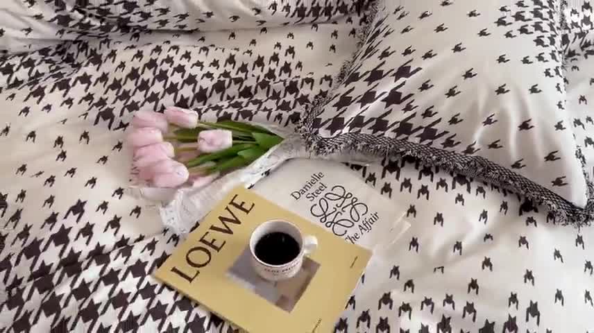 91家纺网 家纺一手货源 找家纺 昔可2022新款流苏小香风系列四件套 迷幻千鸟格 黑