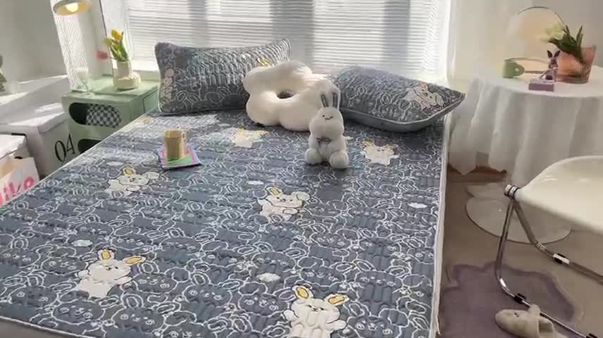 91家纺网 家纺一手货源 找家纺 慕尚 小清新床席款乳胶席三件套（带氨纶0.5mm） 摩登兔