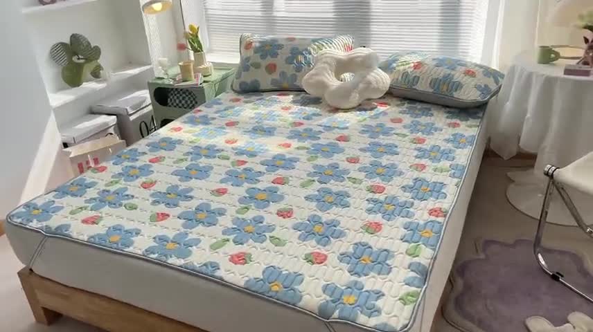 91家纺网 家纺一手货源 找家纺 慕尚 小清新床席款乳胶席三件套（带氨纶0.5mm） 草莓花