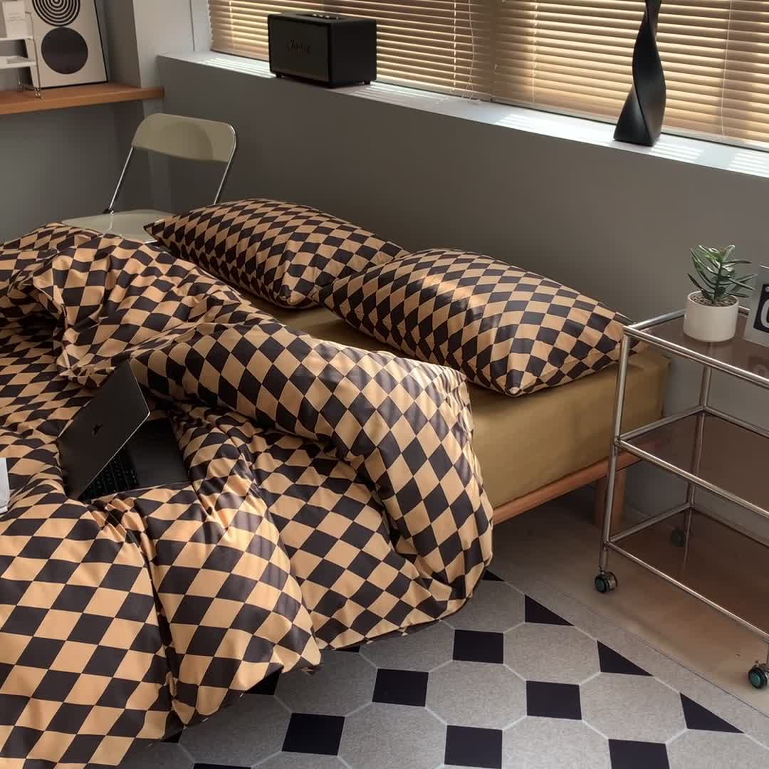 91家纺网 家纺一手货源 找家纺 怡家居 2022新款全棉棋盘格混搭四件套 菱格黑驼