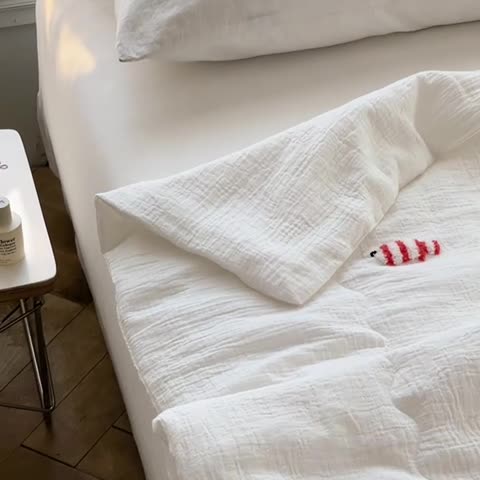 91家纺网 家纺一手货源 找家纺 洋铭区 2022新款双层泡泡纱夏被 小彩鱼