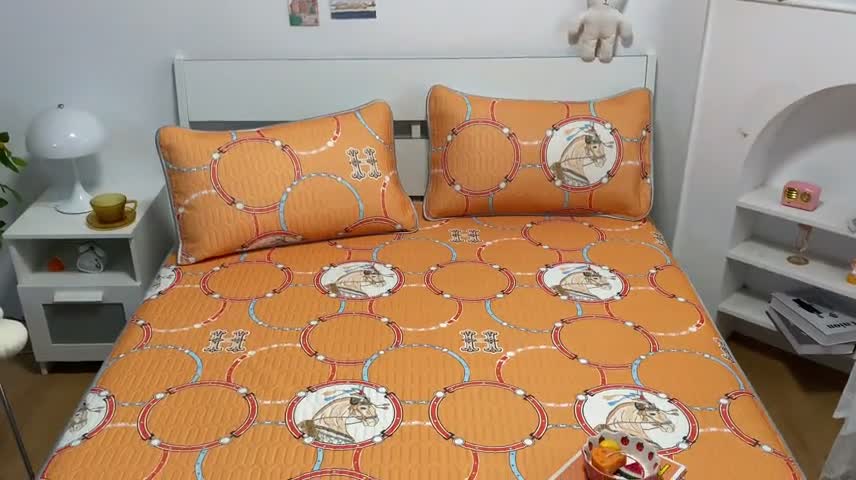 91家纺网 家纺一手货源 找家纺 金爱家 2023新款简约轻奢风乳胶凉席夏被四件套 马到成功黄