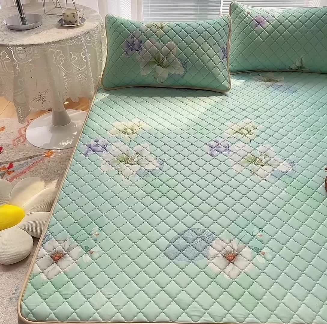 91家纺网 家纺一手货源 找家纺 锦罗绣 2024新款水洗乳胶凉席床单凉席夏被四件套 夏日花开