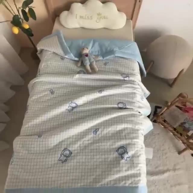 91家纺网 家纺一手货源 找家纺 喜多兔 2022新款小千寻纯棉色织空调被夏被 小狮子同学