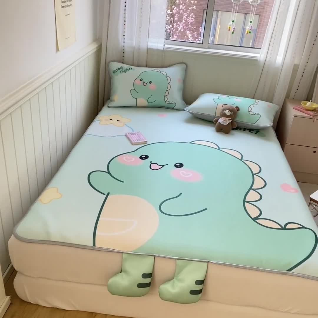 91家纺网 家纺一手货源 找家纺 慕尚 2025大版牛奶丝凉感丝工艺凉席三件套 我爱恐龙