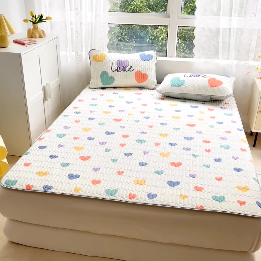 91家纺网 家纺一手货源 找家纺 佰亿莱 2024新款大版乳胶软凉席三件套 彩色爱心