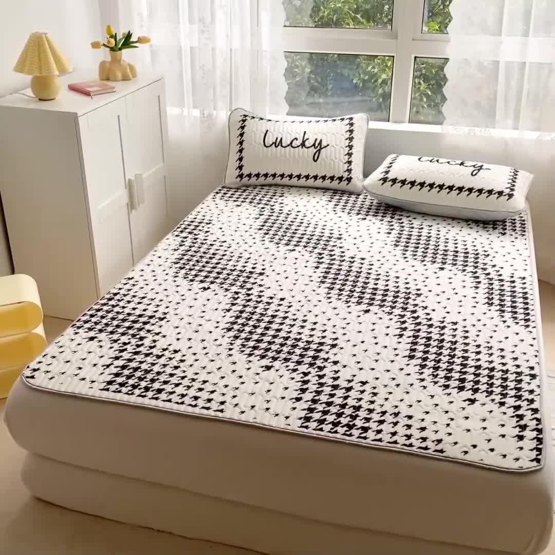 91家纺网 家纺一手货源 找家纺 佰亿莱 2024新款大版乳胶软凉席三件套 千鸟格