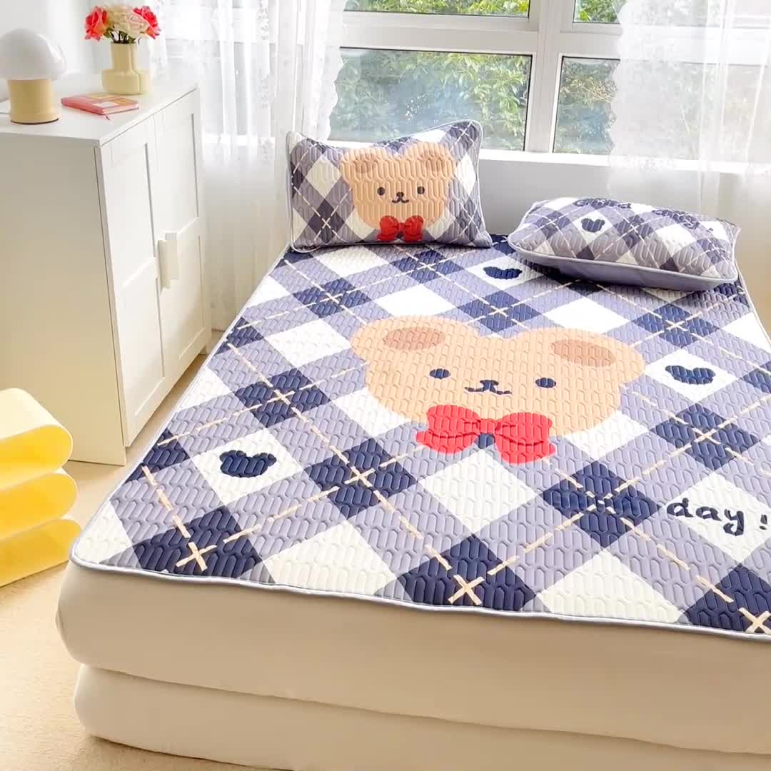 91家纺网 家纺一手货源 找家纺 佰亿莱 2024新款大版乳胶软凉席三件套 绅士小熊