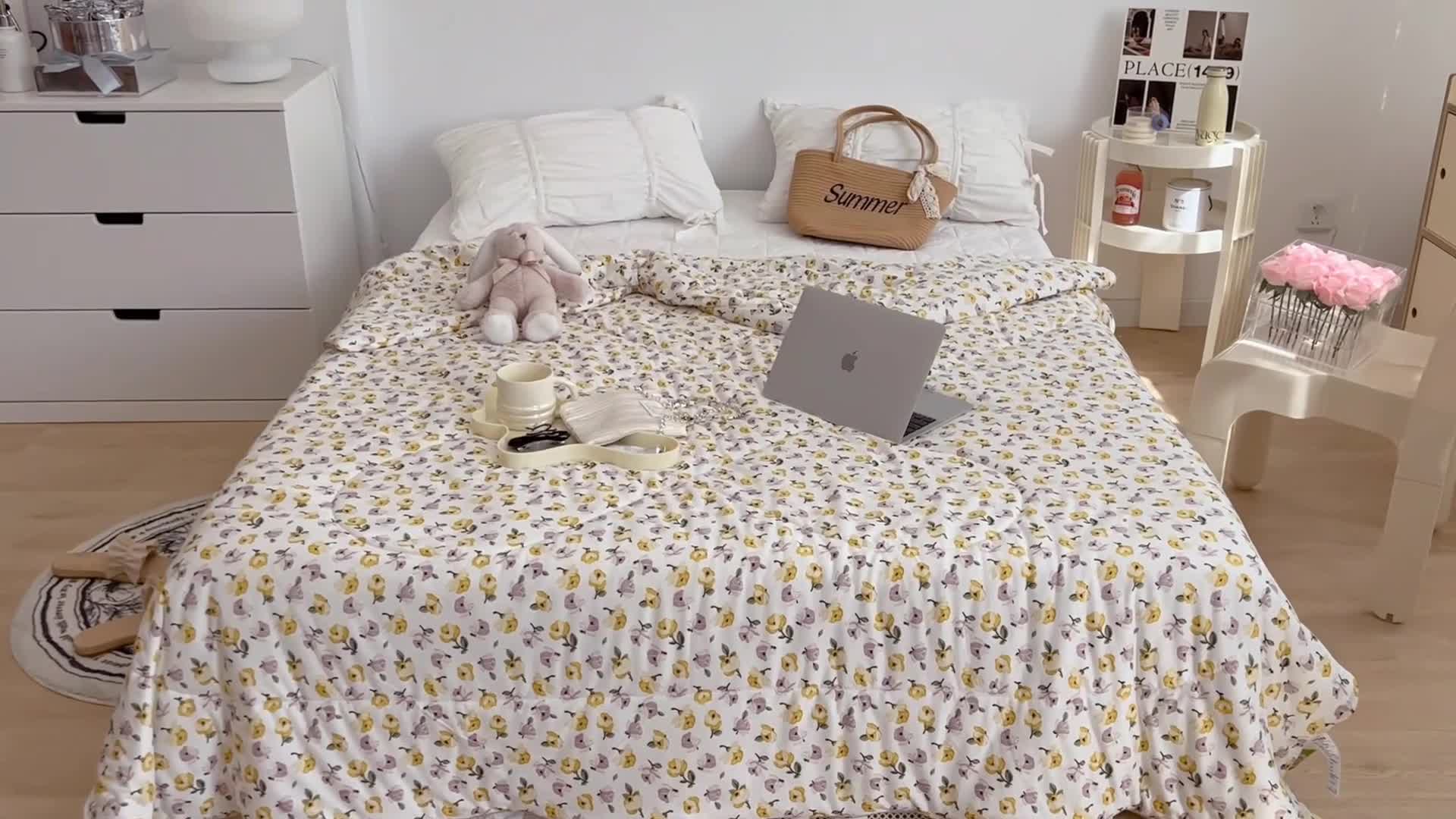 91家纺网 家纺一手货源 找家纺 昔可 2022新款卡通印花牛奶丝针织夏被 小柏丽