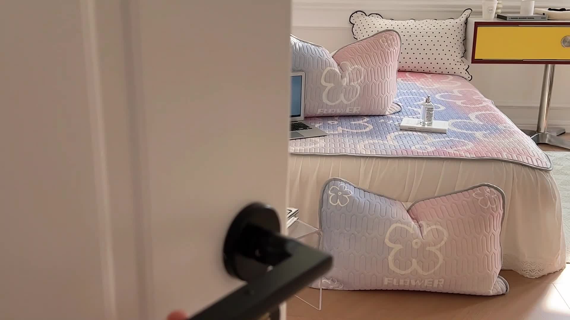 91家纺网 家纺一手货源 找家纺 昔可 2022新款大版印花乳胶凉席 晕染花朵