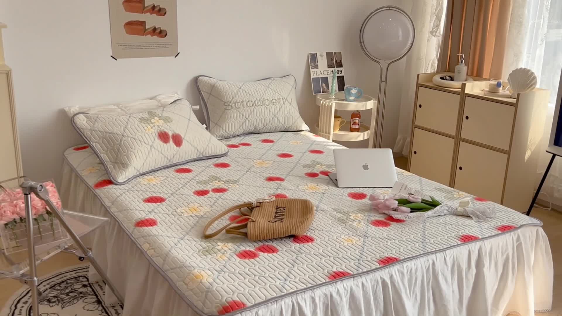 91家纺网 家纺一手货源 找家纺 昔可 2022新款圆网乳胶凉席 夏日小草莓