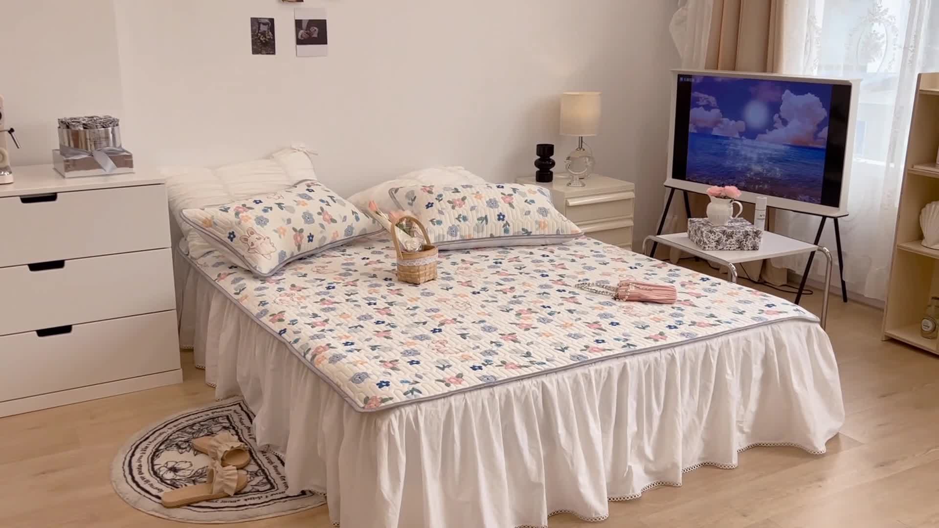 91家纺网 家纺一手货源 找家纺 昔可 2022新款圆网乳胶凉席 夏日碎花萌萌兔