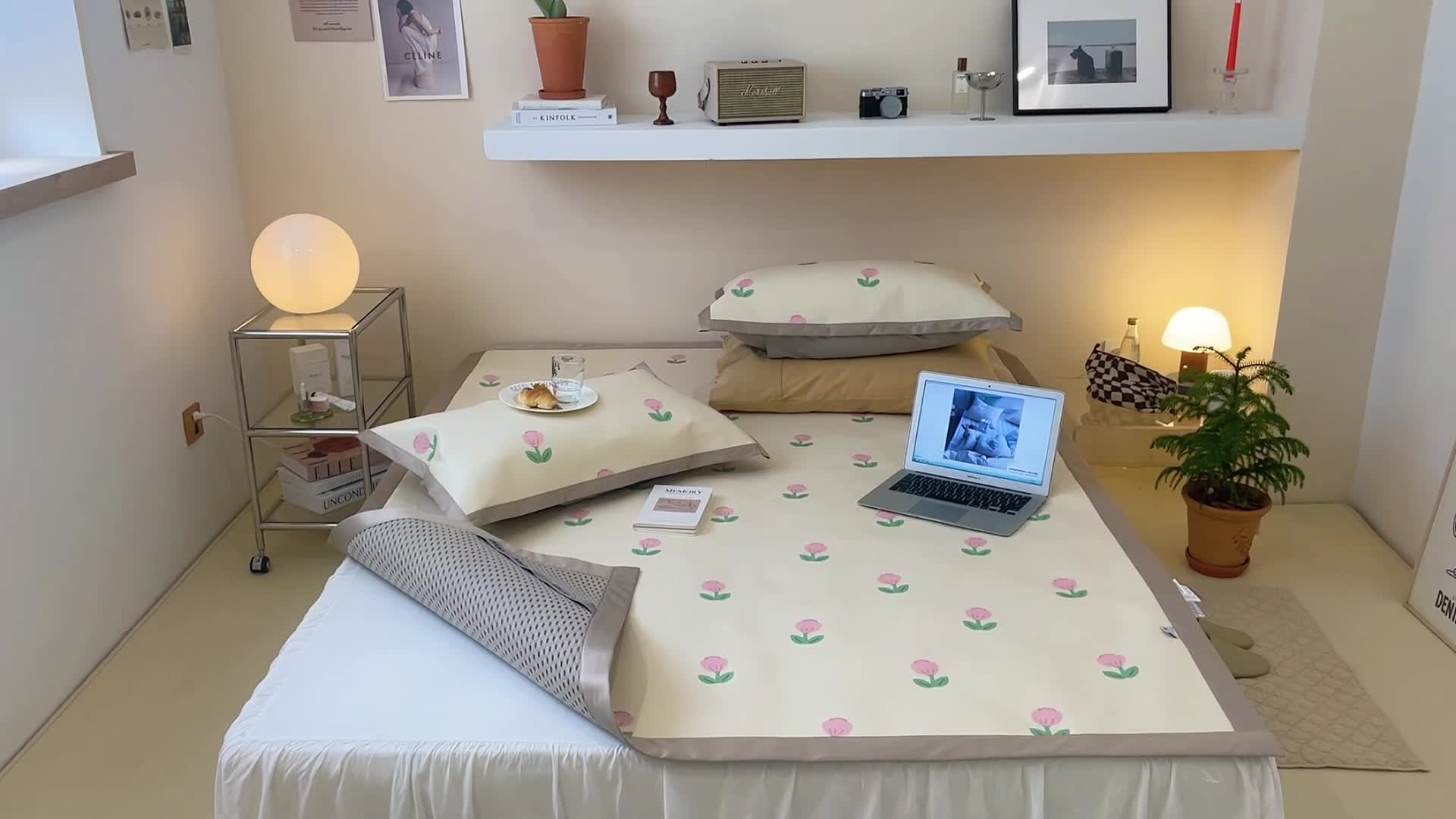 91家纺网 家纺一手货源 找家纺 昔可 2022新款900D数码印花冰藤养生席 粉嫩小郁金