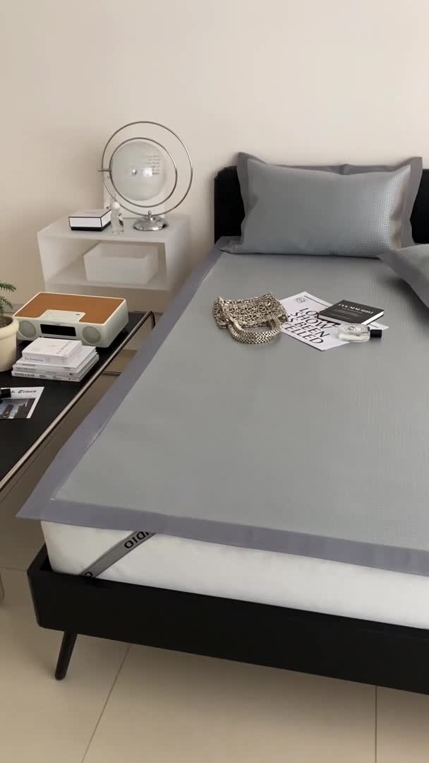 91家纺网 家纺一手货源 找家纺 昔可 2022新款900D水洗提花养生凉席 小千鸟格-灰