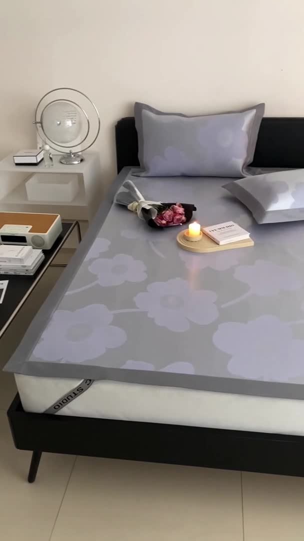 91家纺网 家纺一手货源 找家纺 昔可 2022新款900D水洗提花养生凉席 复古大花-紫