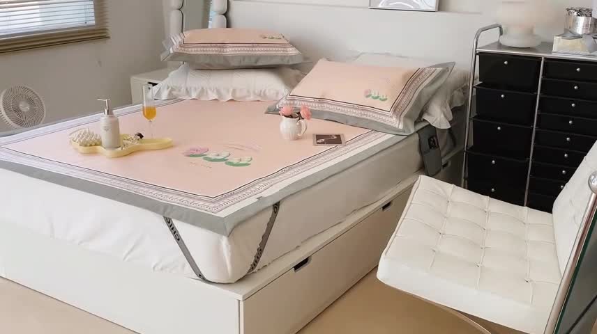 91家纺网 家纺一手货源 找家纺 昔可 2022新款大版数码水洗冰沐丝凉席 铃兰季节米